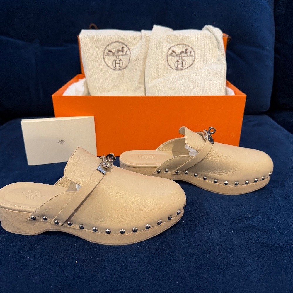 HERMES  Calfskin Carlotta Mules